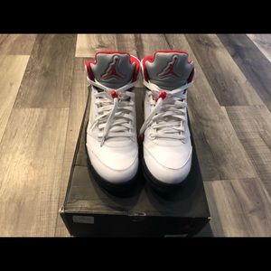 Jordan Retro 5 Fire Red (2013)